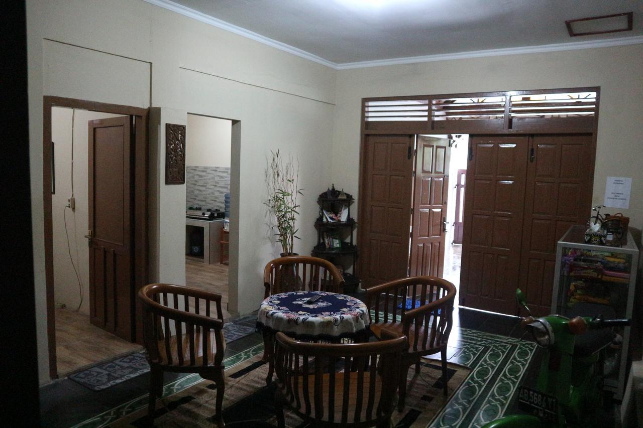 Kembar Guesthouse Yogyakarta Eksteriør bilde