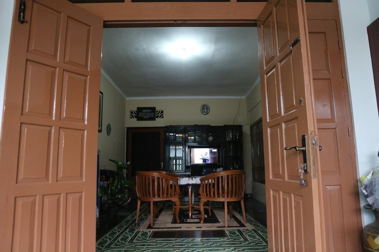 Kembar Guesthouse Yogyakarta Eksteriør bilde